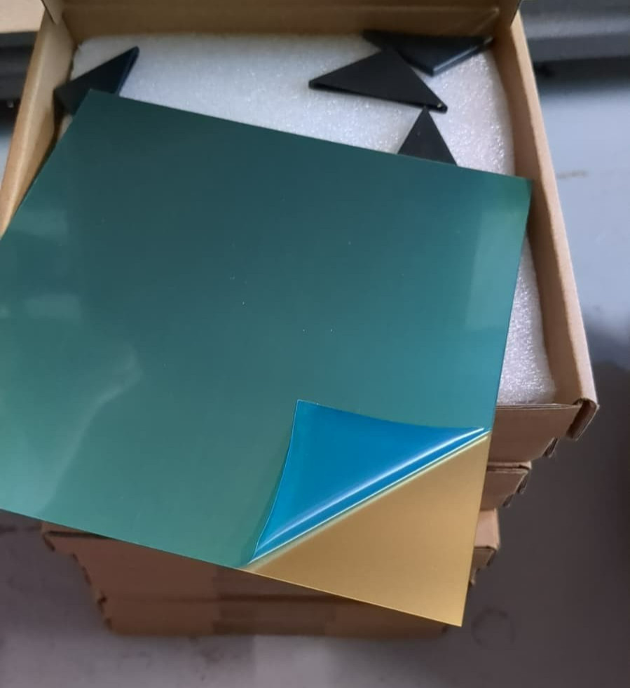 22 Pcs Brass Sheet, 6″ X 6″, 1/64″ or 0.3mm Thickness, NEW IN BOX, NO SCRATCHES
