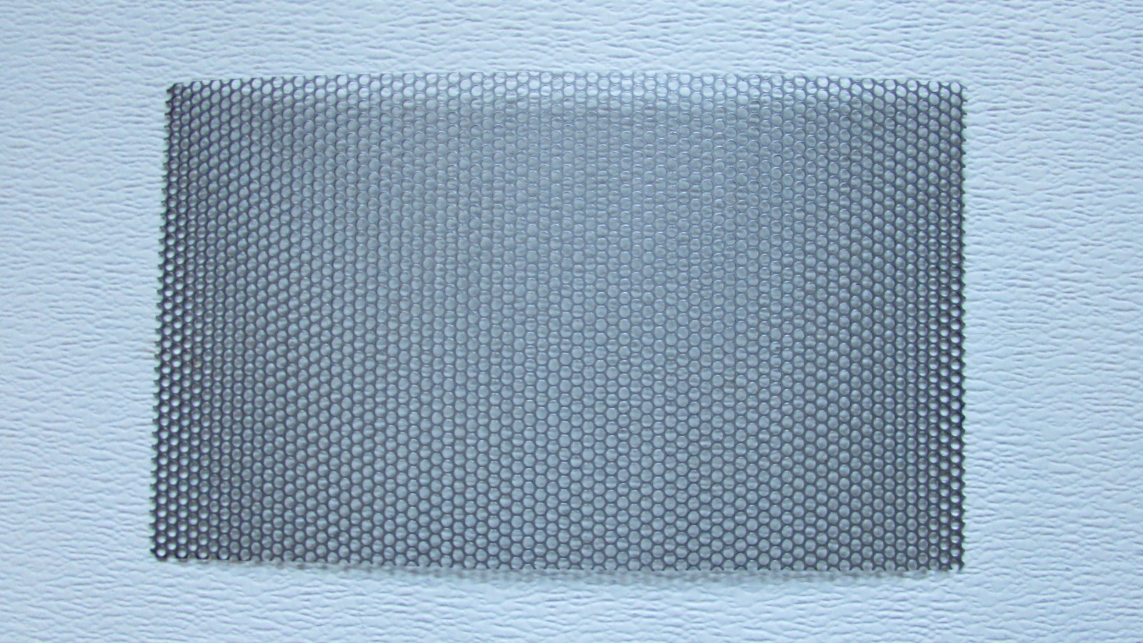 5/32″ HOLES ON 3/16″STAGGERED-20 GA STAINLESS PERFORATED SHEET–7-1/2″ X 11″