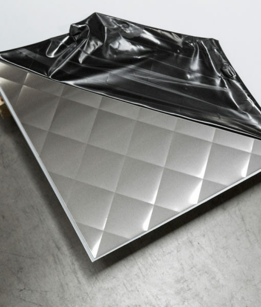 Food Truck & Restaurant Diamond Quilt Stainless Steel, #4 Brushed, 26Ga 48″x102″