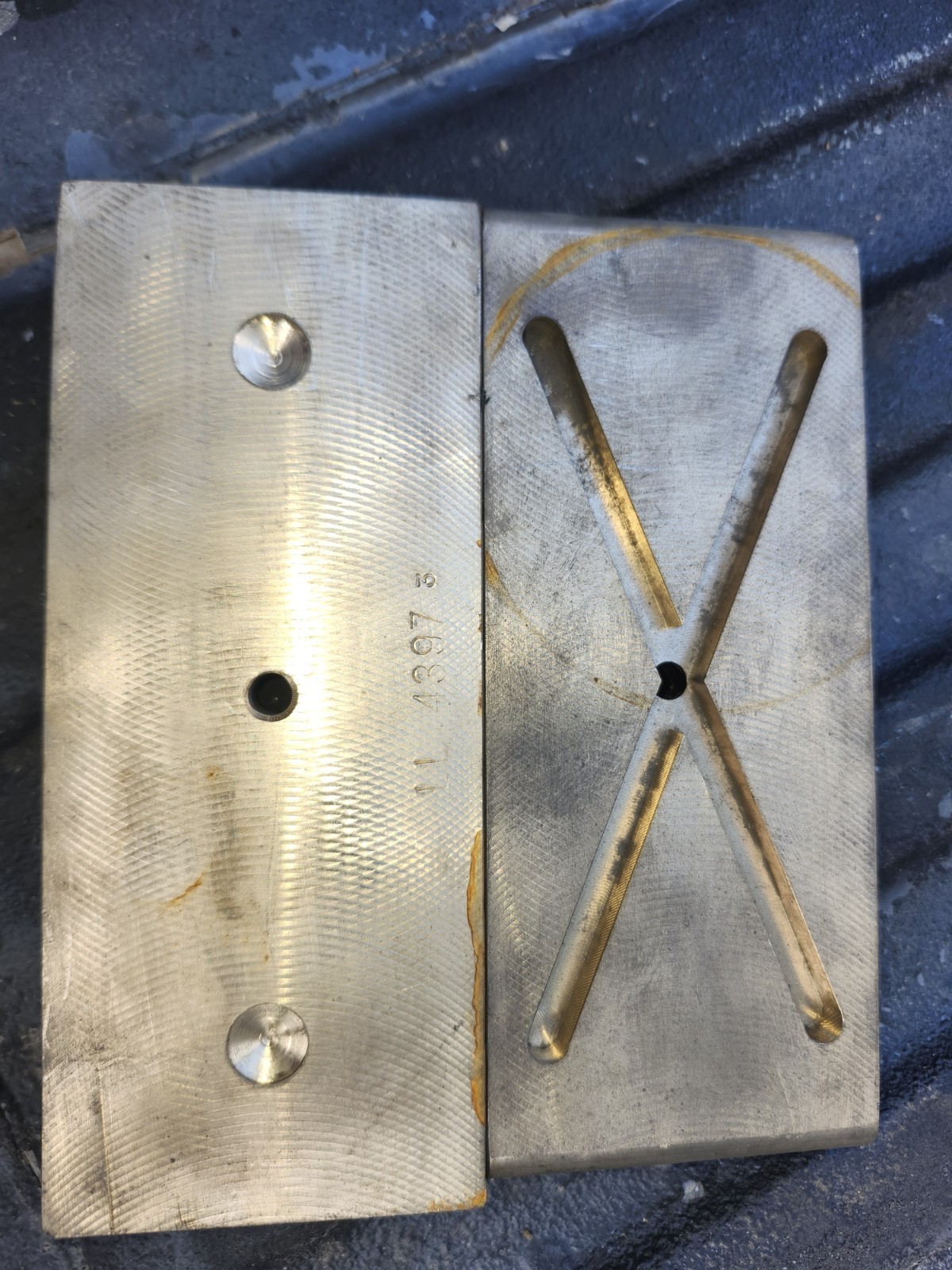 4 Aluminum Rectangular Plates 11 x 6 x 1/2 in Drilled Holes X-Slots A3097
