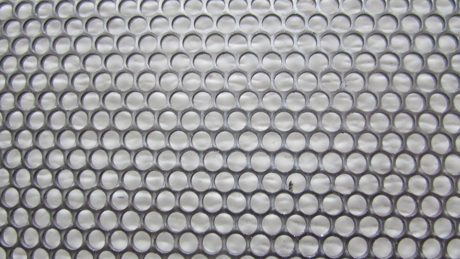 5/32″ HOLES–18 GAUGE– 304 STAINLESS STEEL PERFORATED SHEET– 11″ X 24″