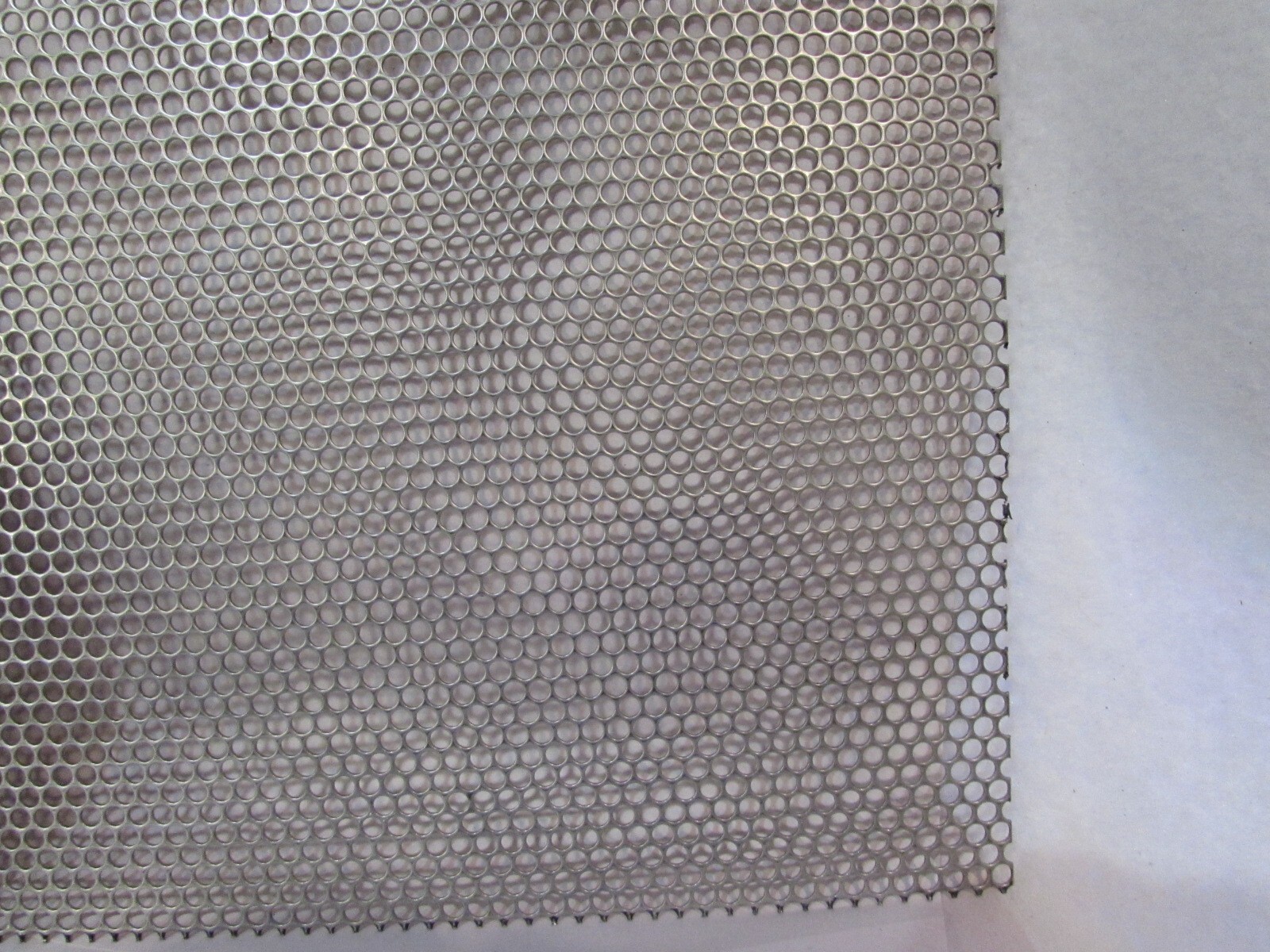 -5/32 HOLES -18 GAUGE 304 STAINLESS PERFORATED SHEET-12″ x 12″