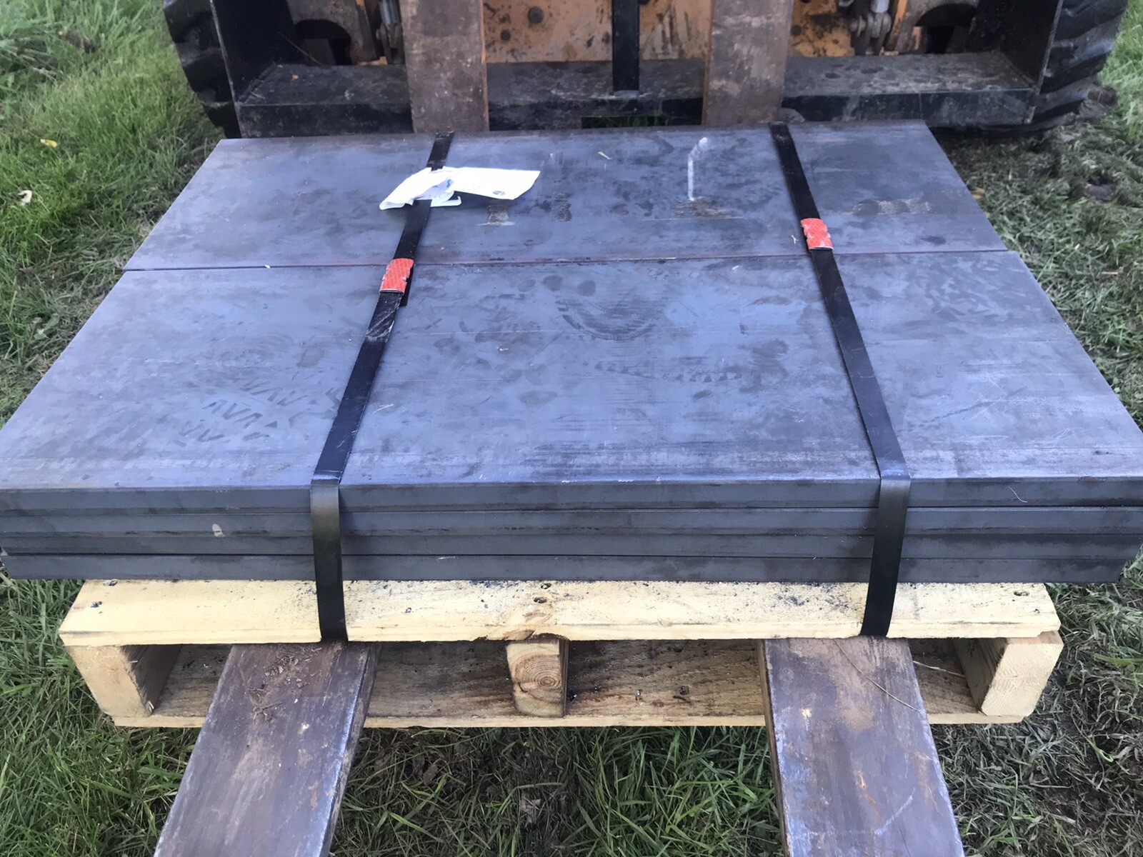 metal flat bar. Quantity 5 Plates