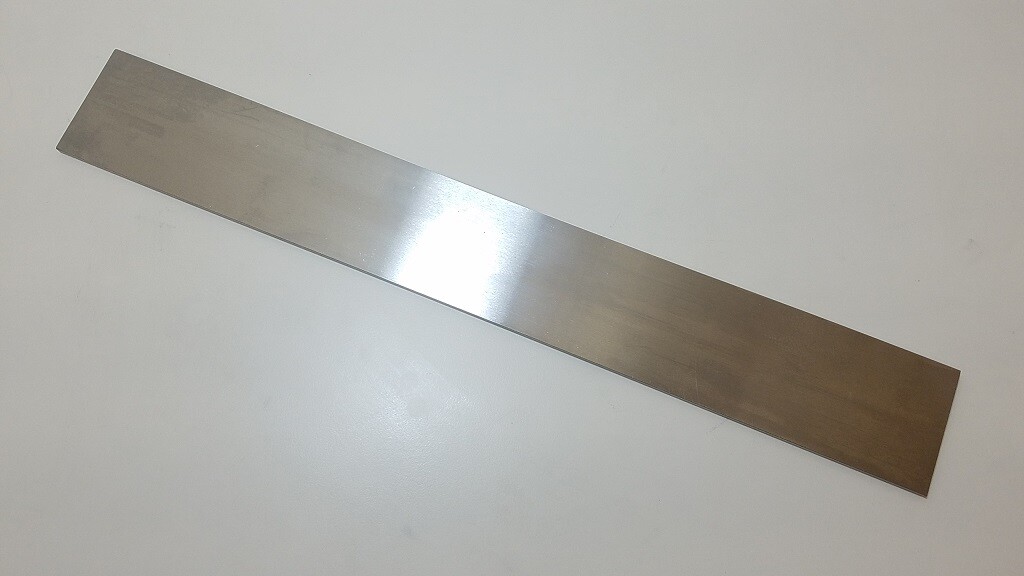 O1 Tool Steel 3/16″ x 2.5″, 18″ long bar, Knife Making Stock, Billet