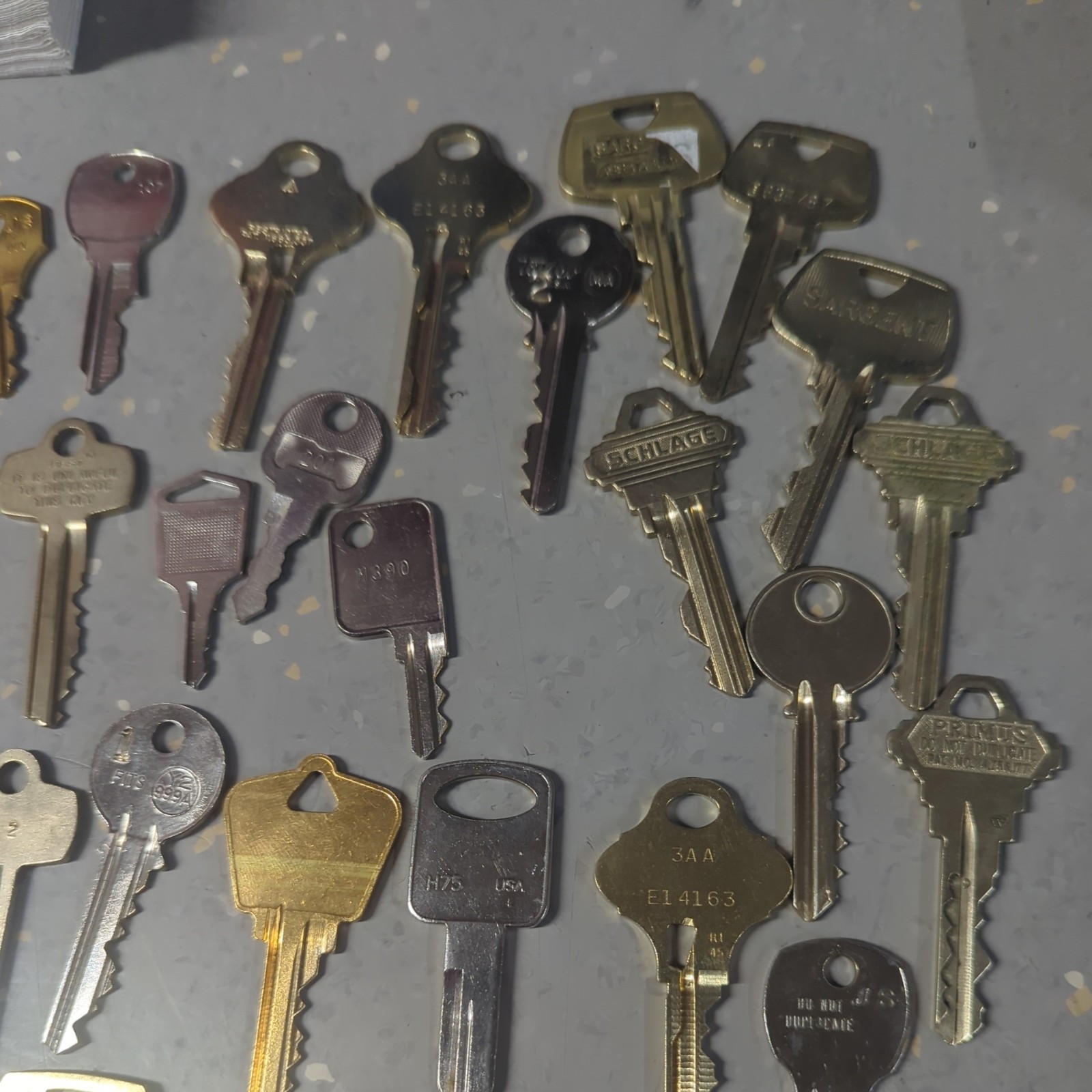 Scrap Brass Keys Mixed Lot for art,crafts or scrap Keys Etc.