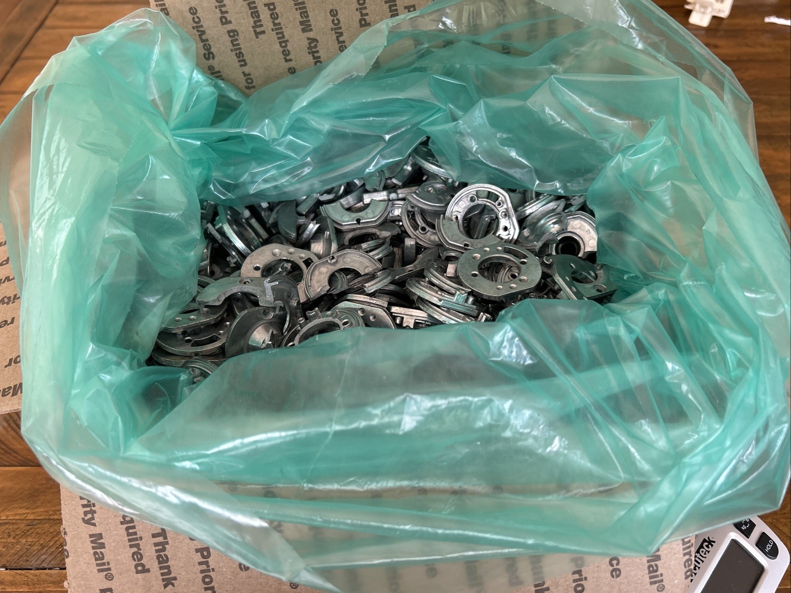Cast Aluminum Scrap 19Lbs 11.8oz. 1 1/2″ X 1 3/4″ For Crucible Melting Scrap