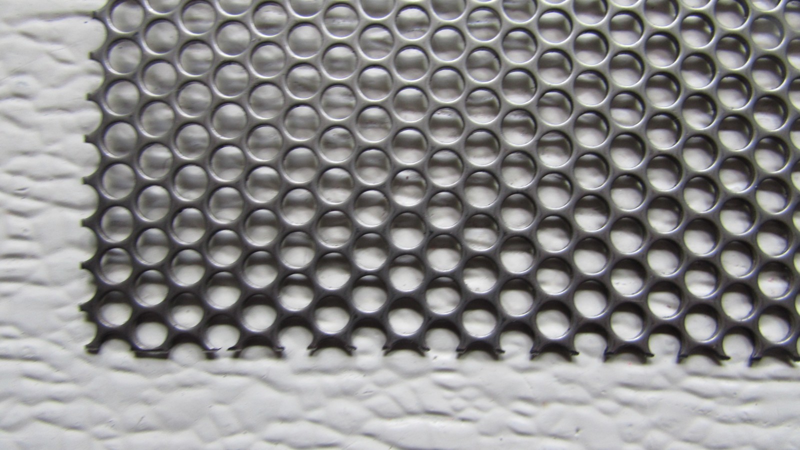 -5/32 HOLES -18 GAUGE 304 STAINLESS PERFORATED SHEET- 6″ X 6″