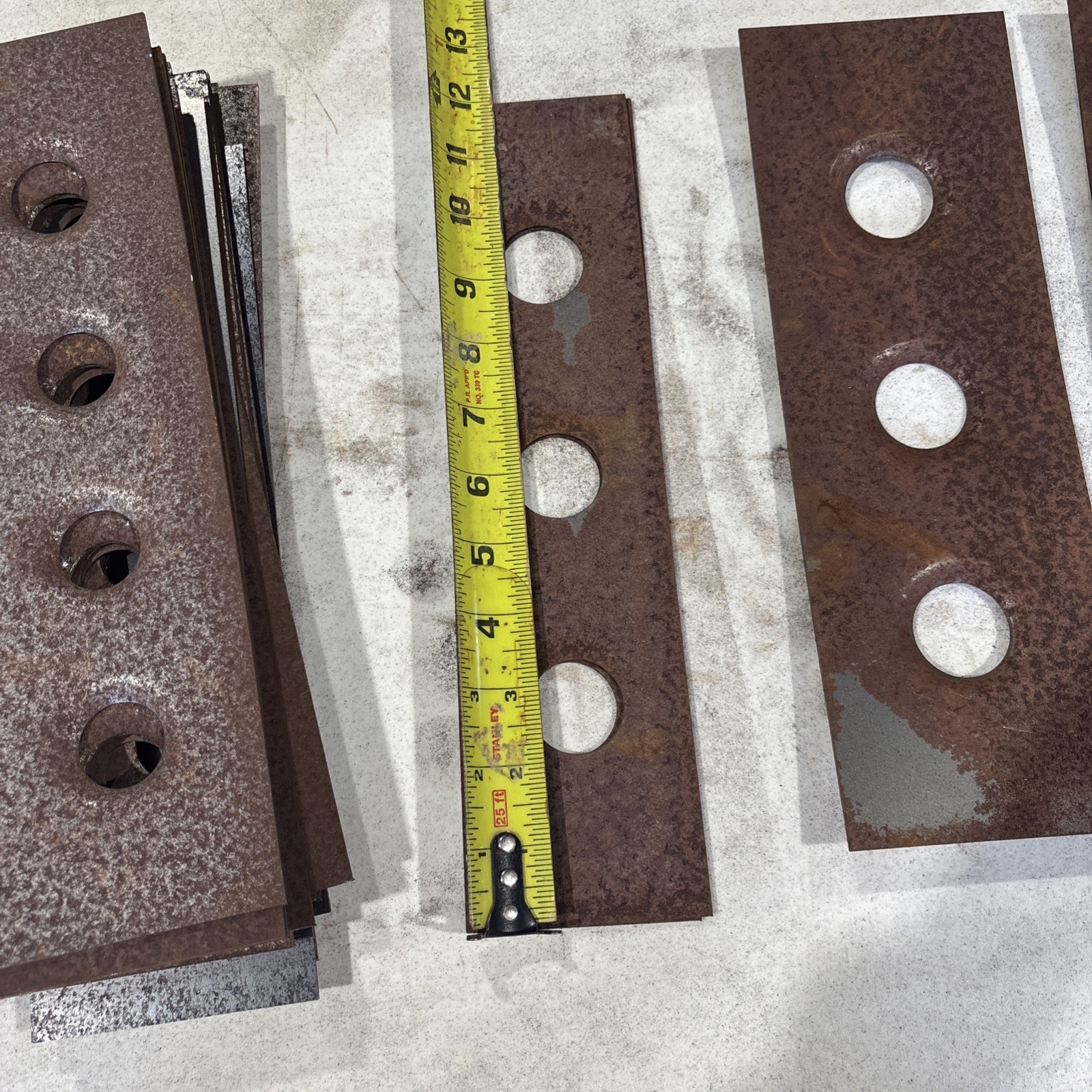 12 In. & 15 In. Miscellaneous Dimple Plate Gussets Lot Of 40 Pcs