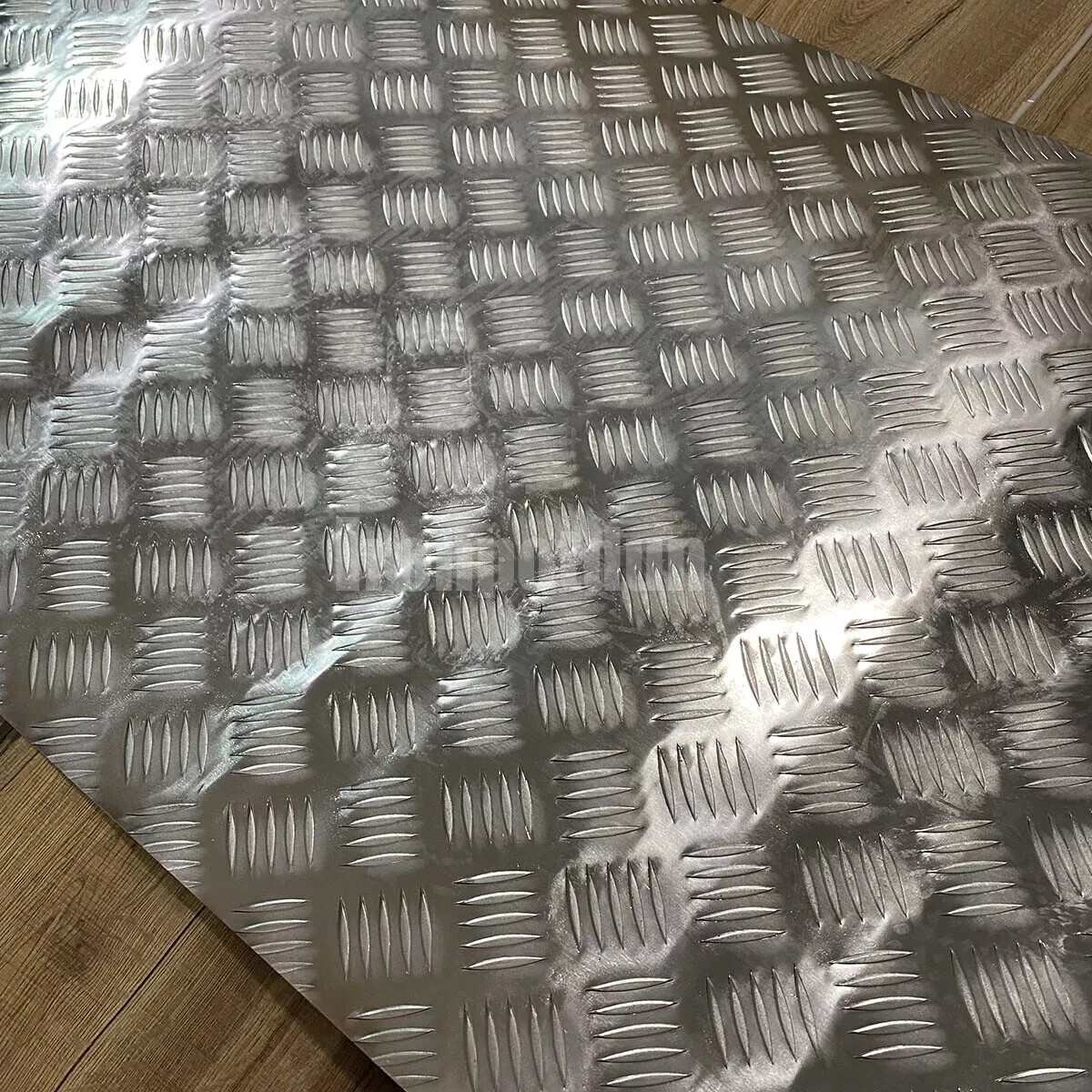 Aluminum Diamond Plate Sheet Thick – Trailer RV Garages Etc 20″ x 10″