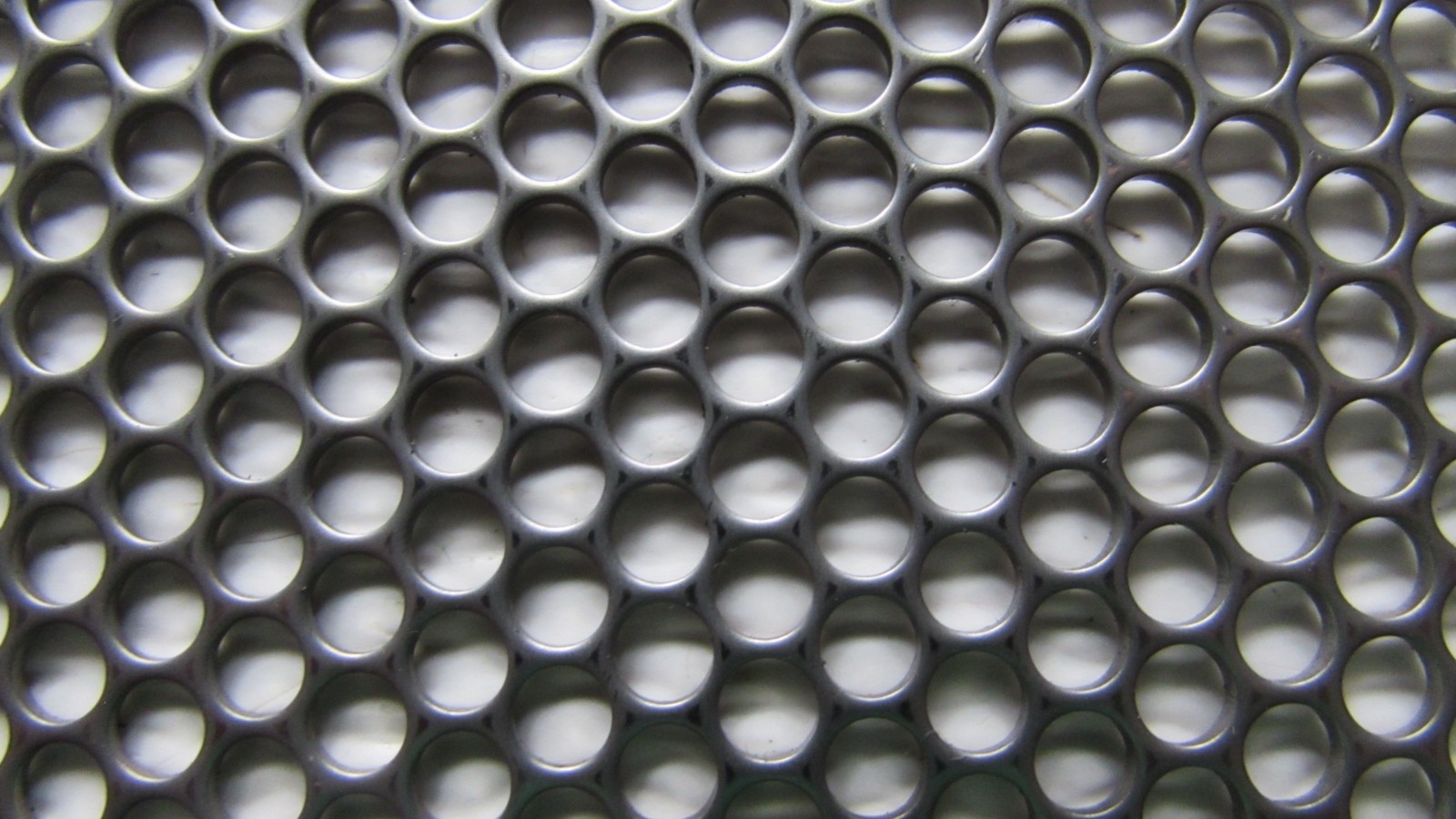 5/32″ HOLES–18 GAUGE– 304 STAINLESS STEEL PERFORATED SHEET — 11″ X 12″