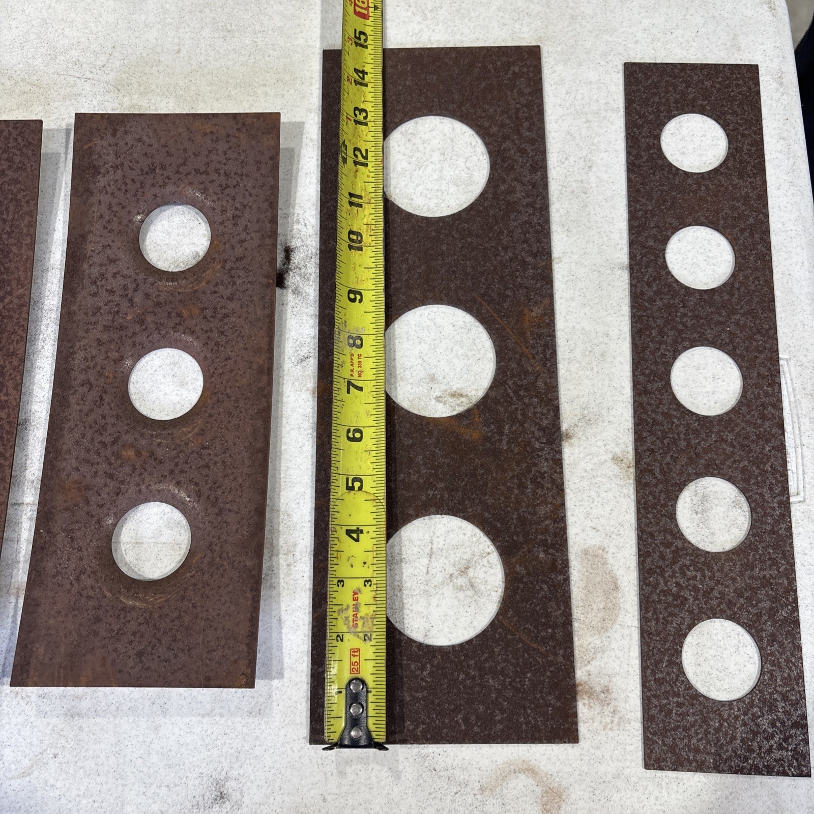 12 In. & 15 In. Miscellaneous Dimple Plate Gussets Lot Of 40 Pcs