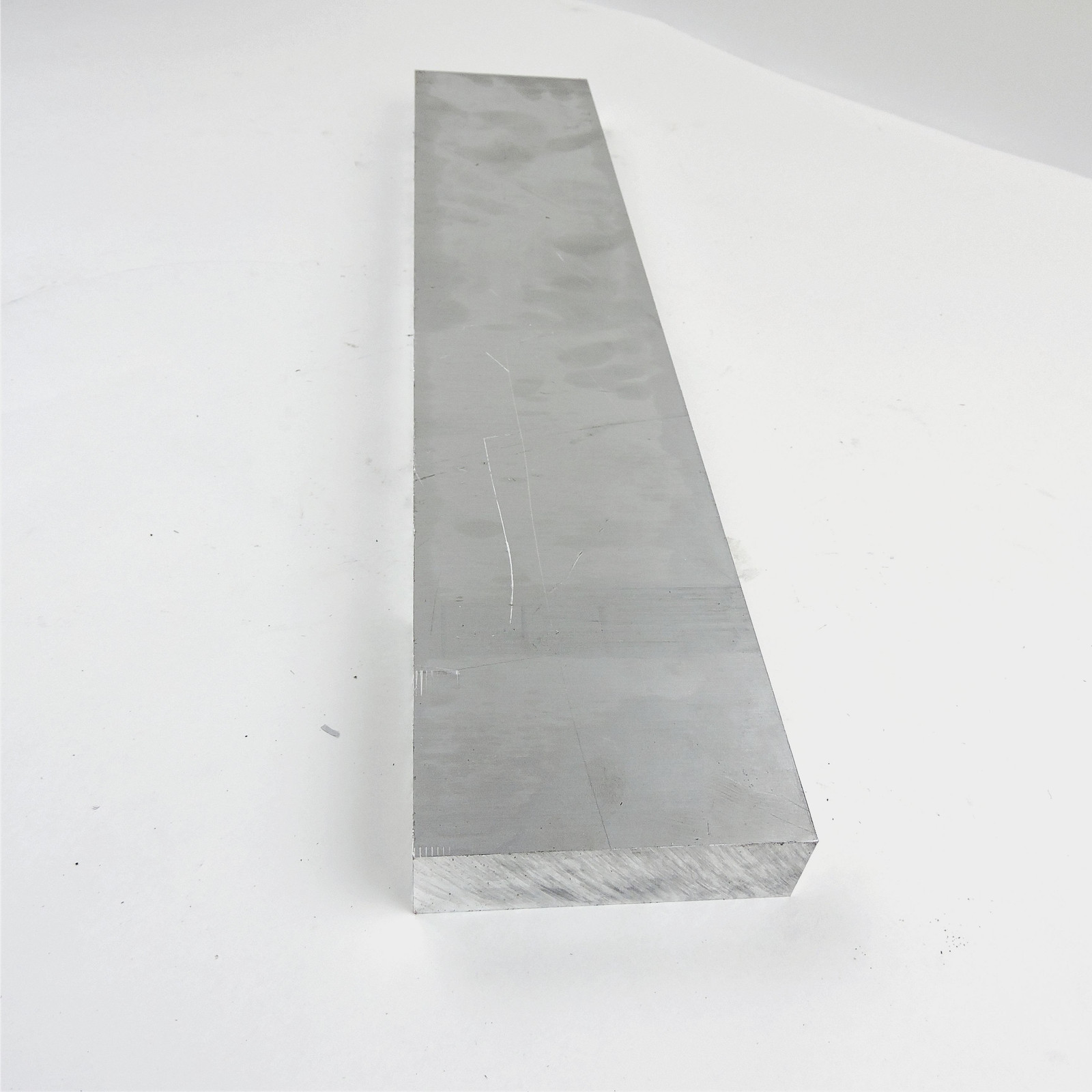 1.25″ thick 1 1/4 Aluminum 6061 PLATE 5.125″ x 28.5″ Long sku 335485