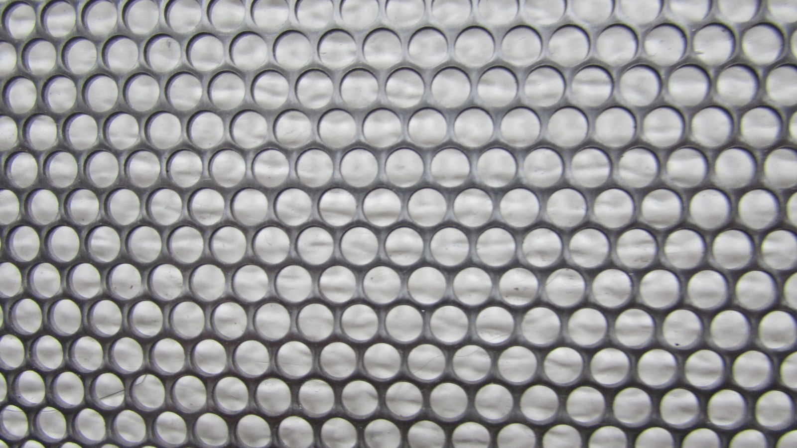 5-32 HOLES -18 GAUGE- 304 STAINLESS PERFORATED SHEET—8″ x 17″