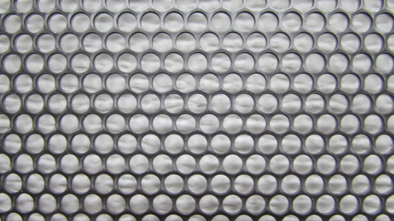 5-32 HOLES -18 GAUGE- 304 STAINLESS PERFORATED SHEET—8″ x 17″