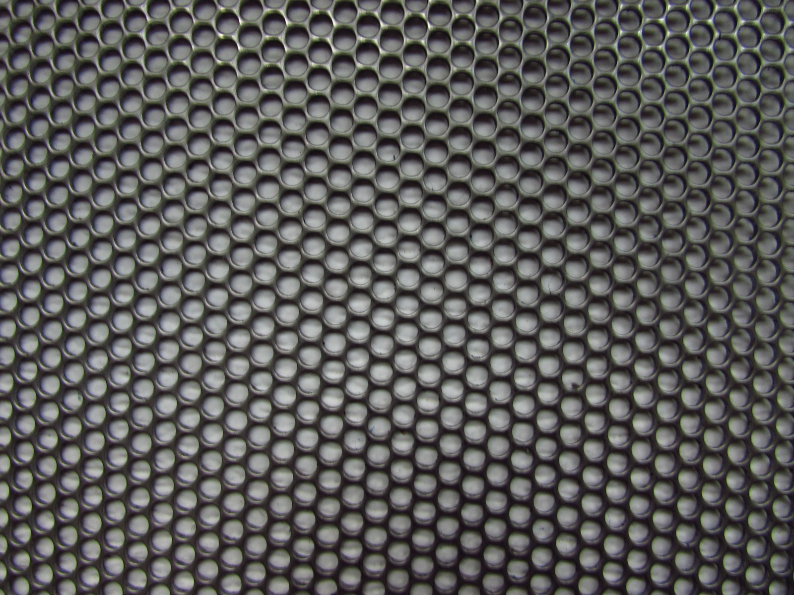 -5/32 HOLES -18 GAUGE 304 STAINLESS PERFORATED SHEET—12″ x 24″