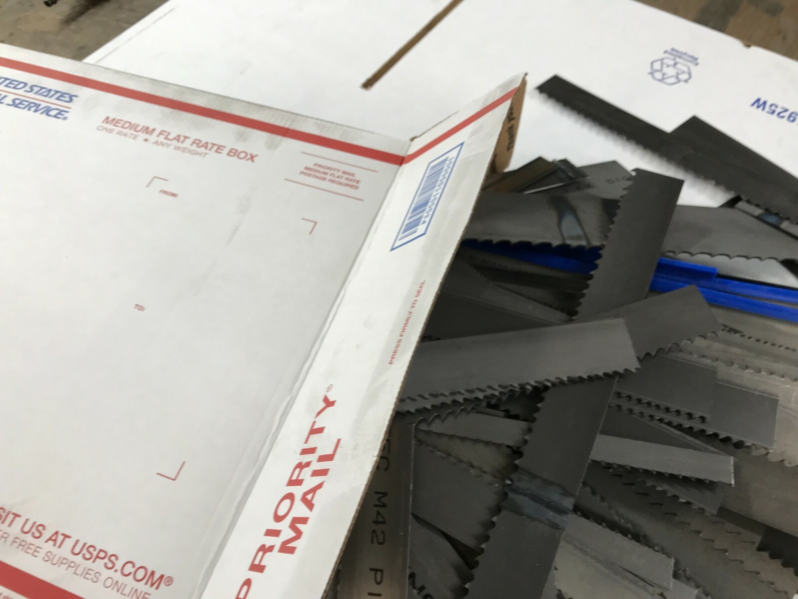 25lb of Scrap Band Saw Blade Ends (Many Brands and Types up to 1′ Long)