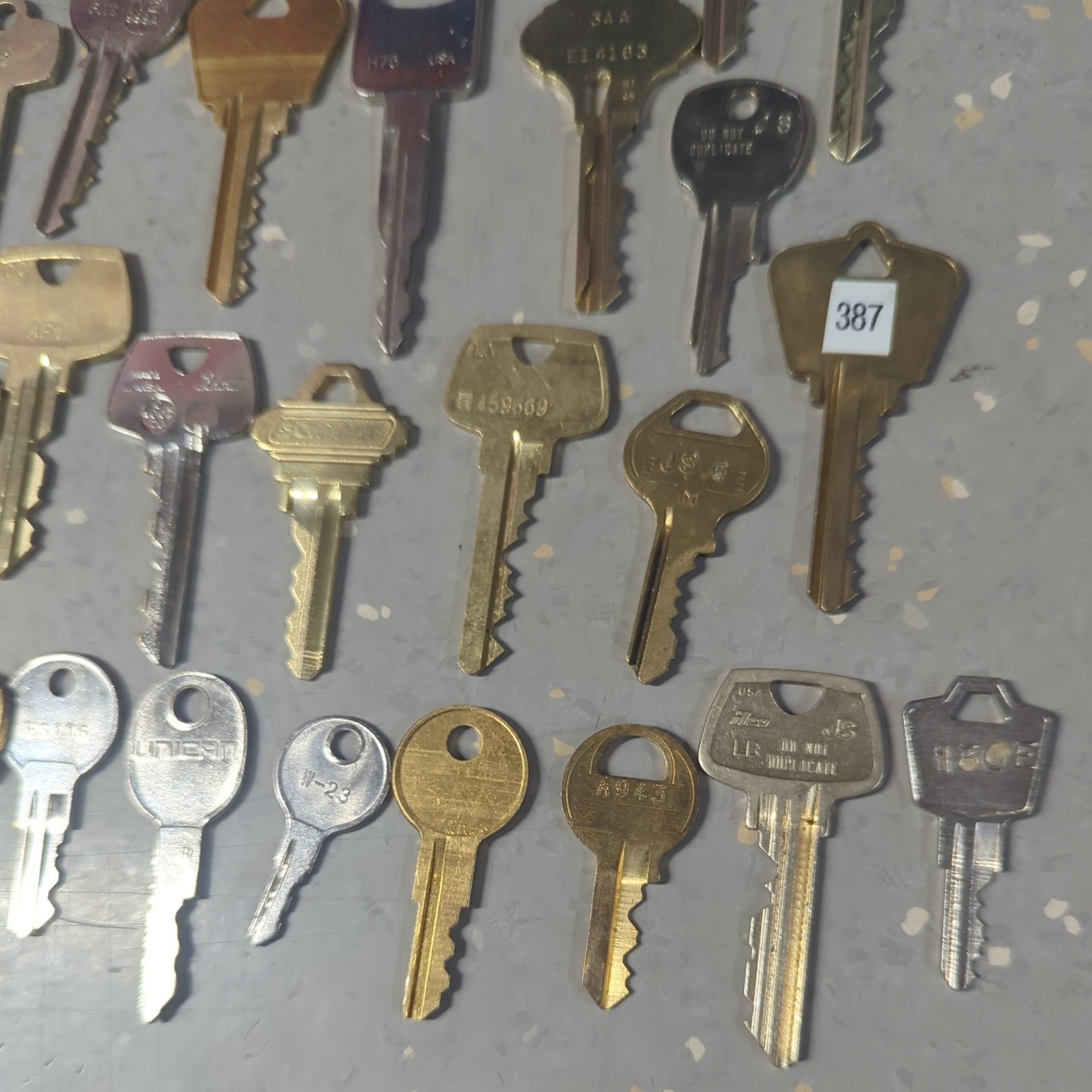 Scrap Brass Keys Mixed Lot for art,crafts or scrap Keys Etc.