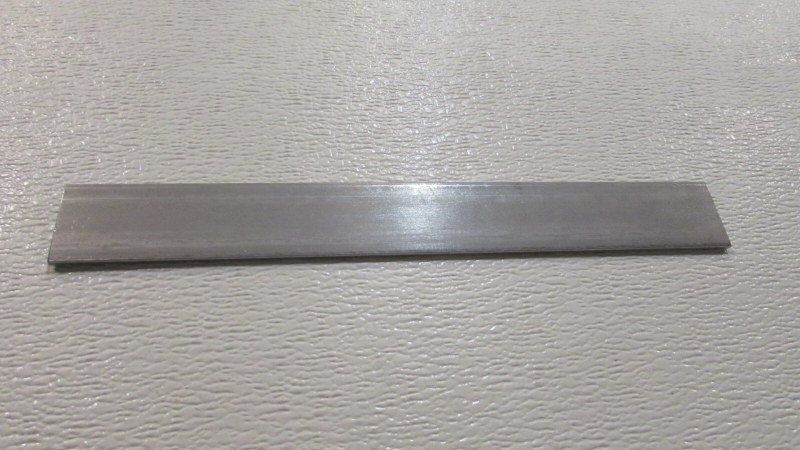 1/8″ x 1-1/2″ X 12″ 304 STAINLESS STEEL FLAT BAR–MADE IN U.S.A.