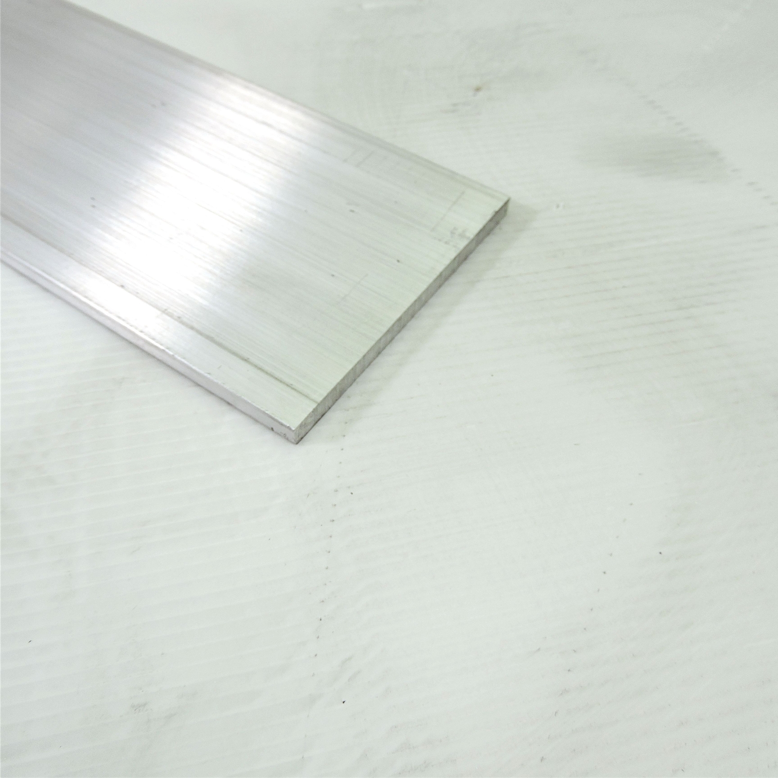 .625″ x 4″ Aluminum 6061 FLAT BAR 5.75″ Long new mill stock QTY 6 sku L322