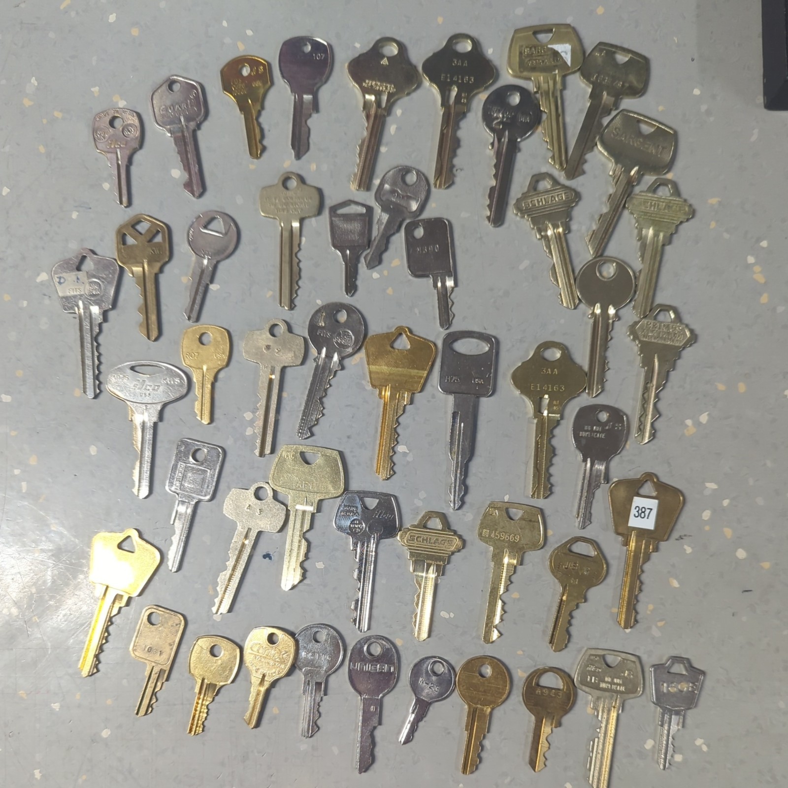 Scrap Brass Keys Mixed Lot for art,crafts or scrap Keys Etc.