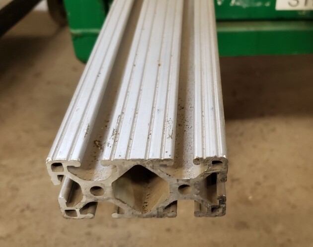 80/20 T-SLOT 1530-LITE ALUMINUM EXTRUSION 1.5″ X 3″ 6-OPEN SLOTS, 19″ LOT OF 2