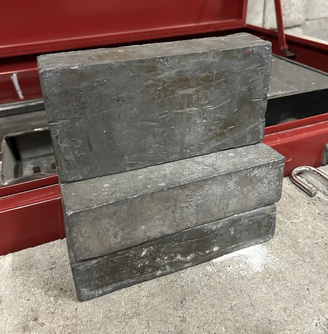 6 lead bricks