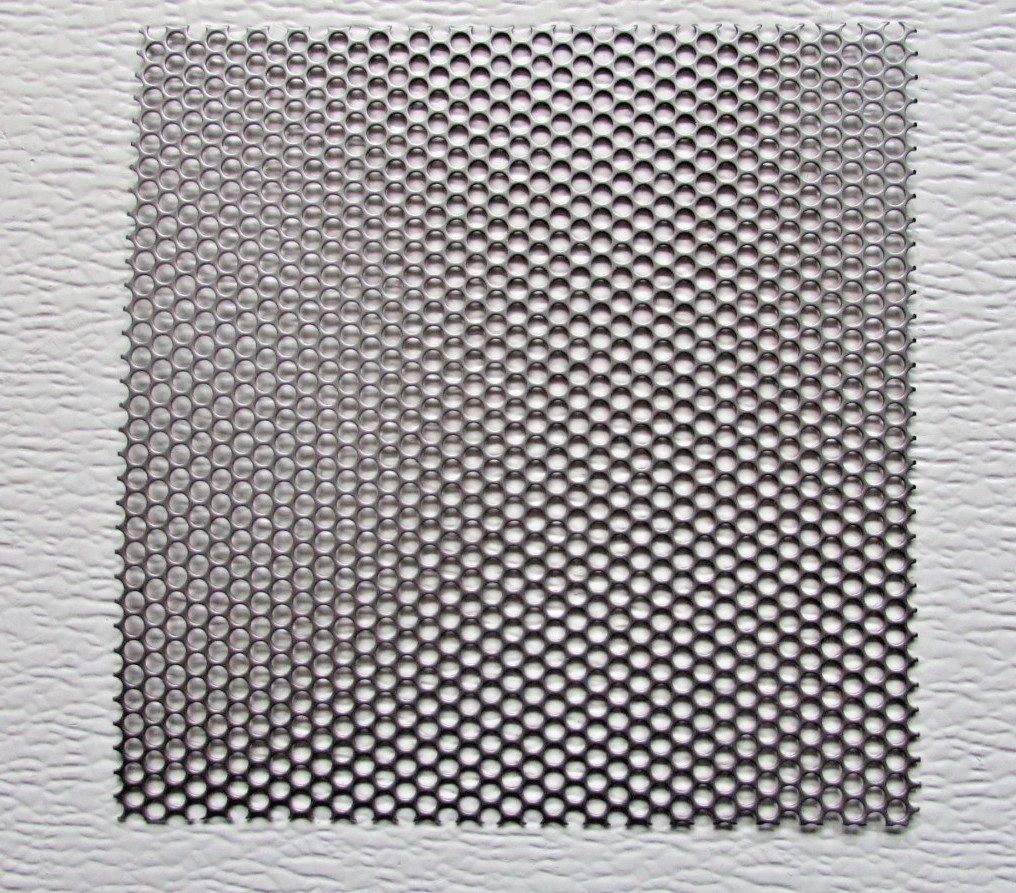 -5/32 HOLES -18 GAUGE 304 STAINLESS PERFORATED SHEET- 6″ X 6″