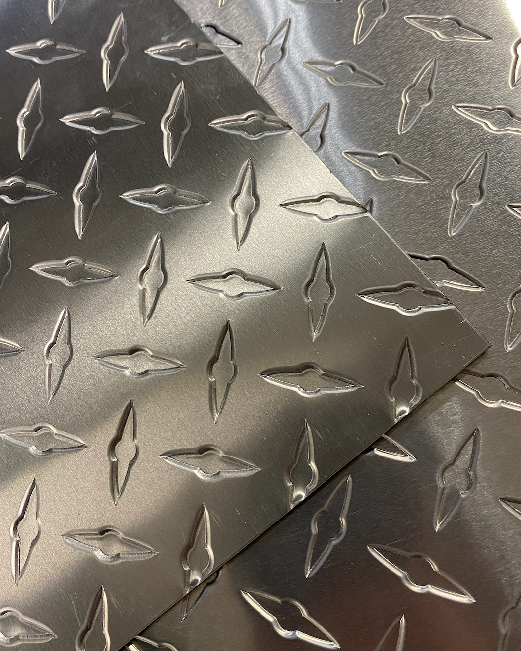 24″ x 48″ Black Gloss Diamond Plate Aluminum .050″ Thick – 16 Gauge, Embossed