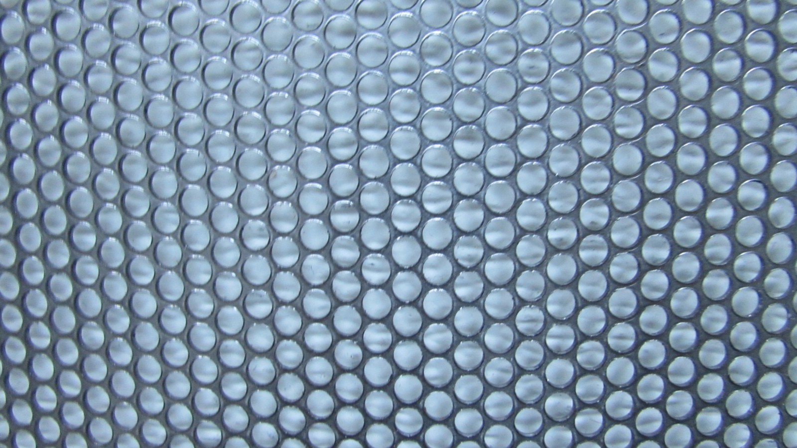 5/32″ HOLES ON 3/16″STAGGERED-20 GA STAINLESS PERFORATED SHEET–7-1/2″ X 11″