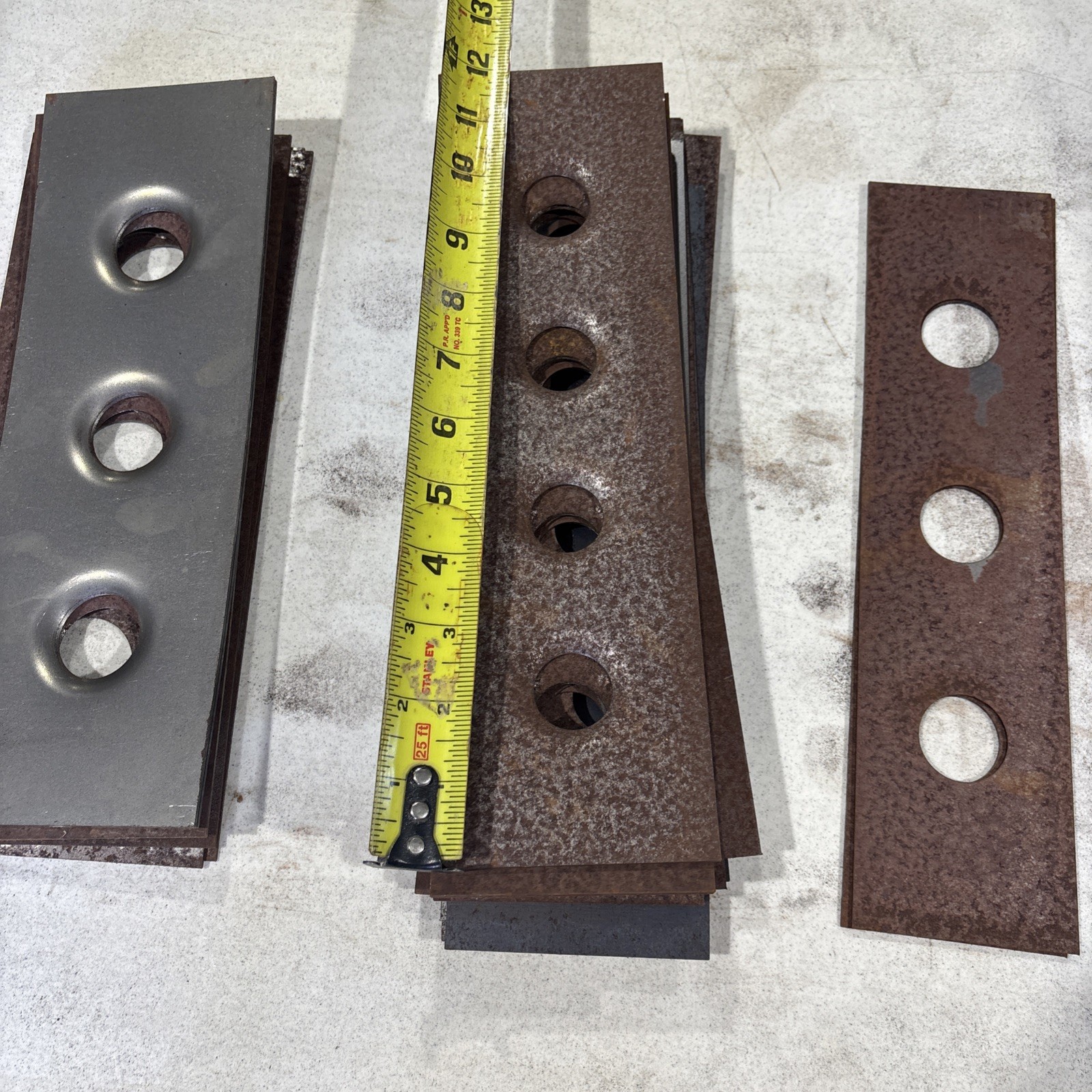 12 In. & 15 In. Miscellaneous Dimple Plate Gussets Lot Of 40 Pcs