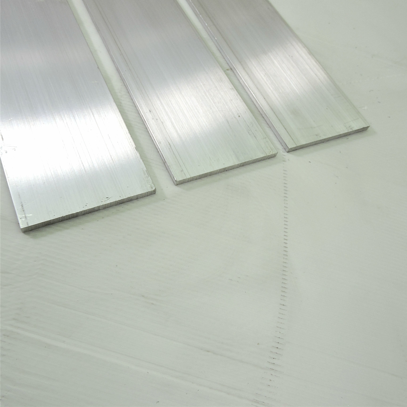 .375″ x 4″ Aluminum 6061 FLAT BAR 18.375″ Long new mill stock QTY 3 sku K624