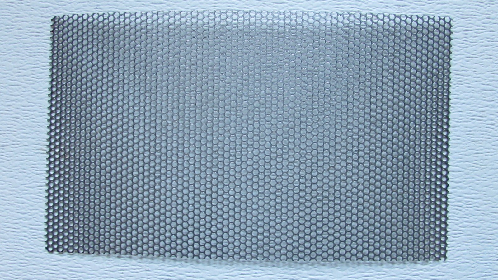 5/32″ HOLES ON 3/16″STAGGERED-20 GA STAINLESS PERFORATED SHEET–7-1/2″ X 11″