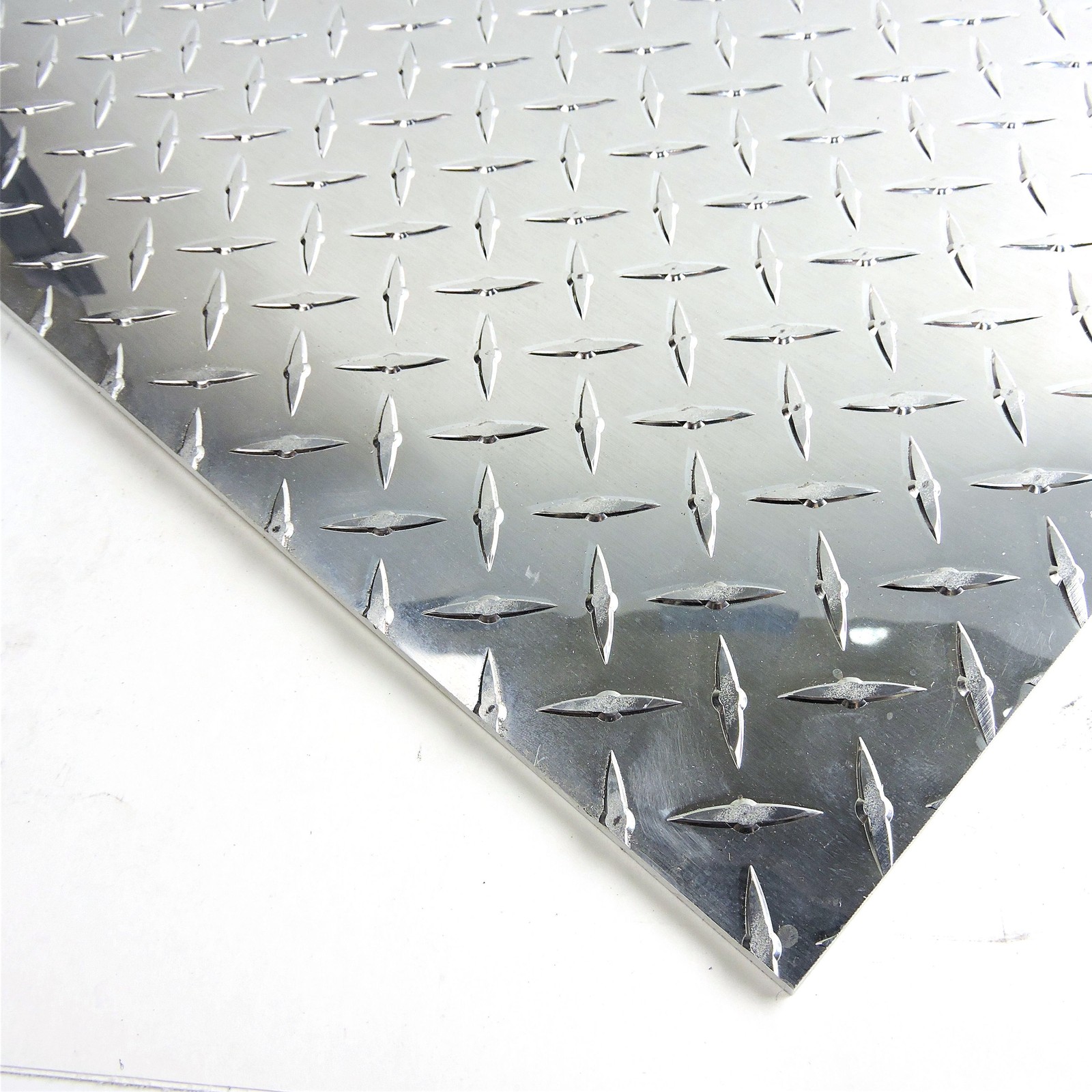 .1875″ thick Diamond PLATE Aluminum 4.625″ x 20″ Long QTY 12 sku206582