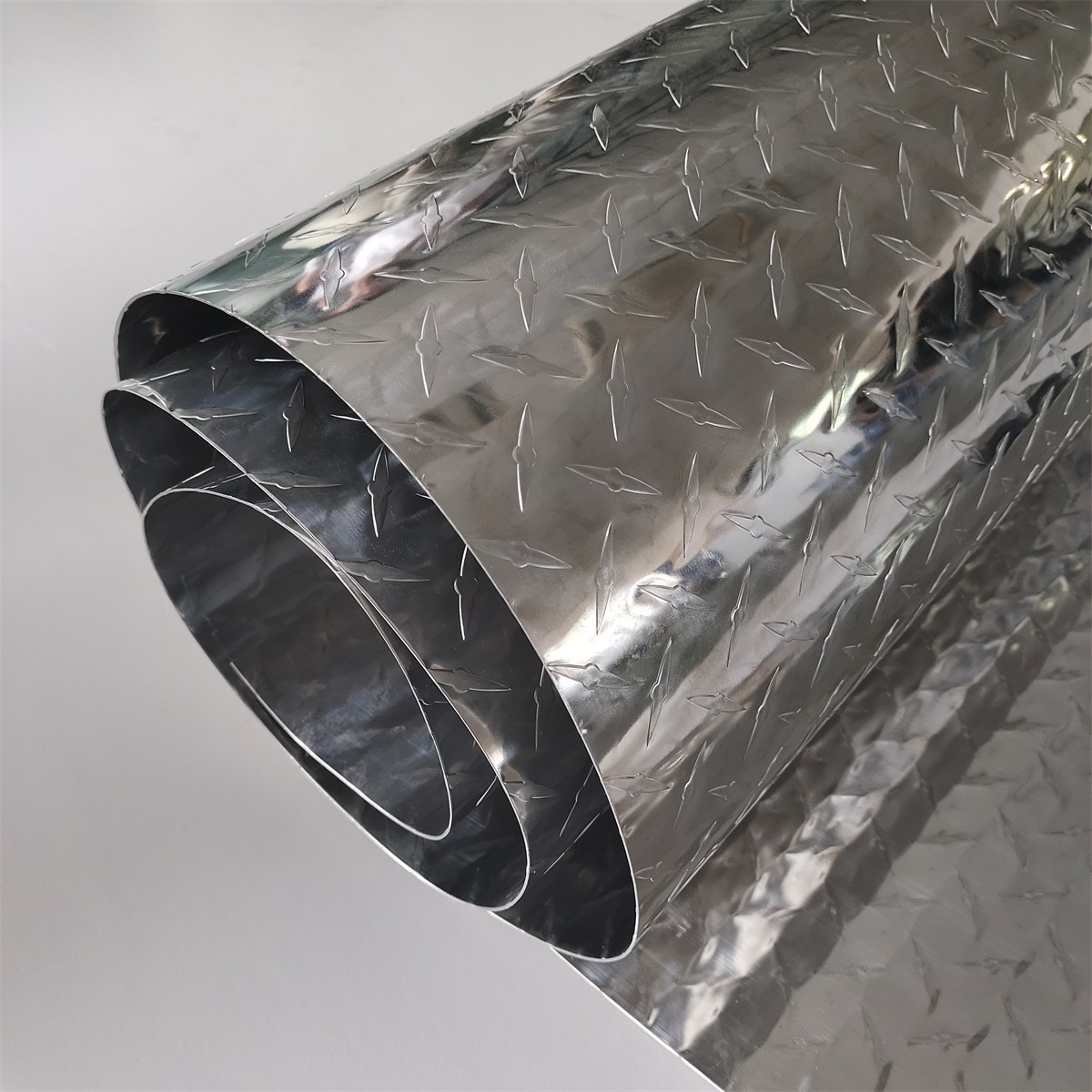 4′ x 8′ Aluminum Diamond Plate Sheet .04 in Thick – Trailer, RV, Garages Etc