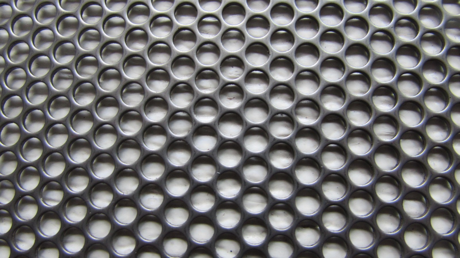 -5/32 HOLES -18 GAUGE 304 STAINLESS PERFORATED SHEET- 6″ X 6″
