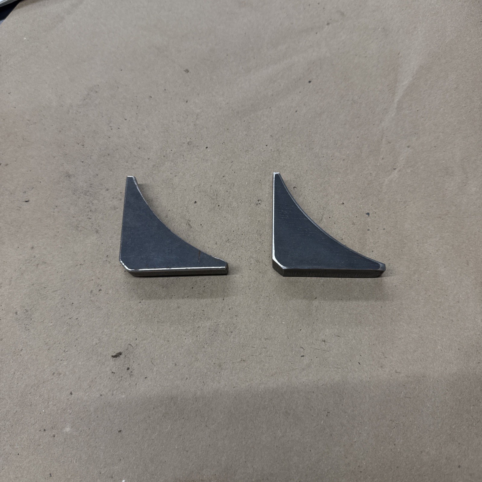 (2 Pack) Steel Curved Gussets 2.5 ” x 2.5 ” (1/2” Thick)