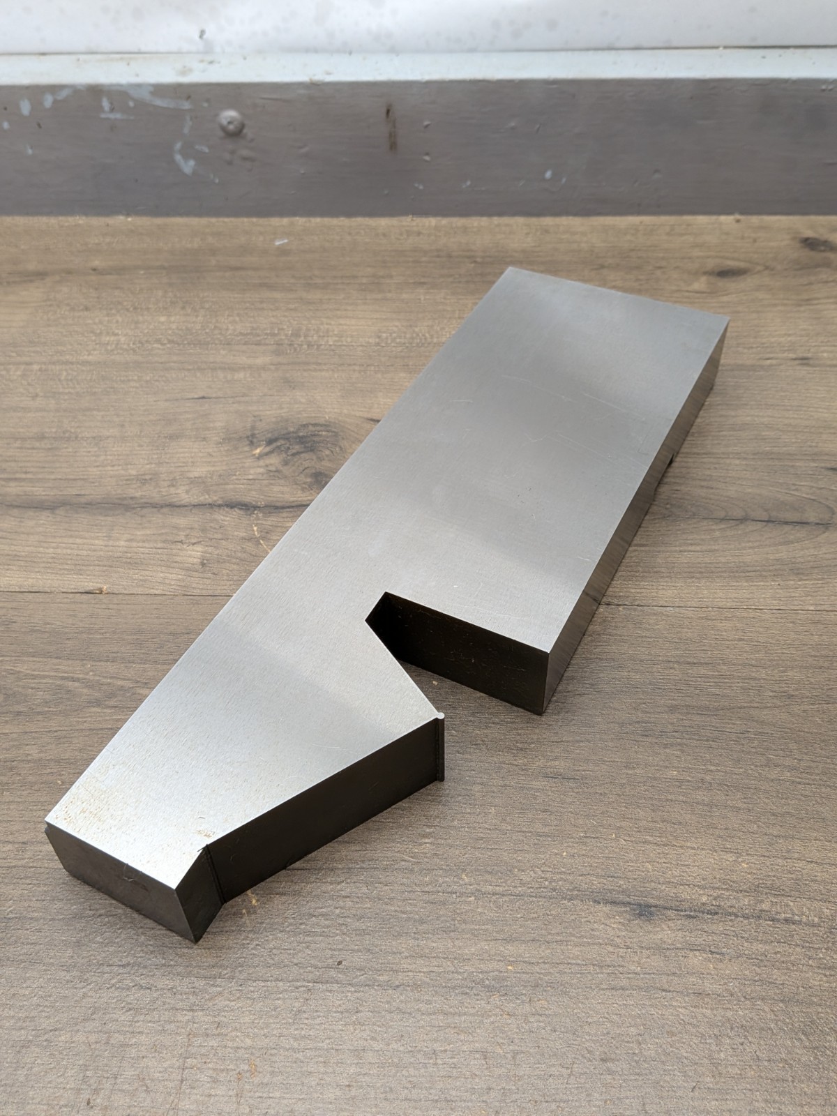 HARDENED STEEL D2 TOOL STEEL USA 16LBS 6oz, 12-1/2″ x 4-1/8″ x 1-3/8″ w/5/16″-18