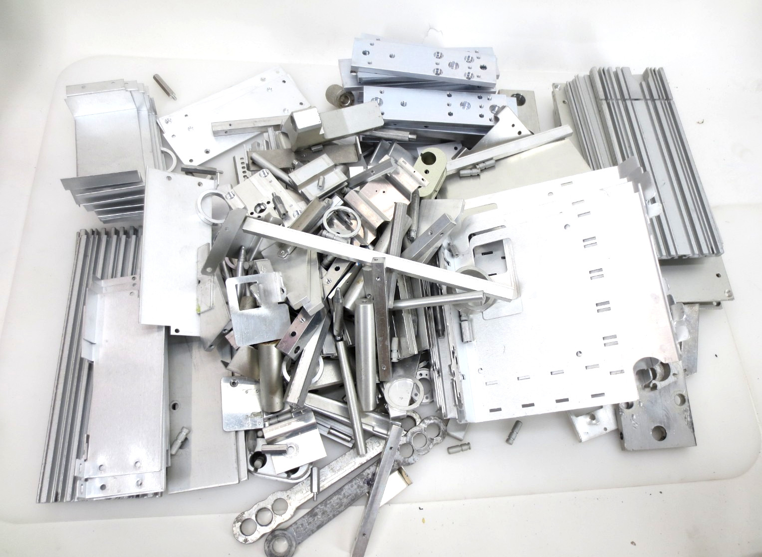 Scrap Aluminum Lot 18 Pounds Mixed Machined, Extruded For Arts Crafts Or Casting