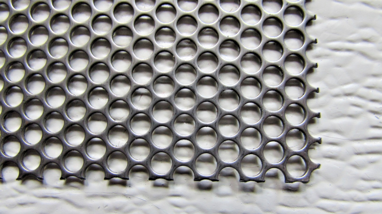 -5/32 HOLES -18 GAUGE 304 STAINLESS PERFORATED SHEET- 6″ X 6″