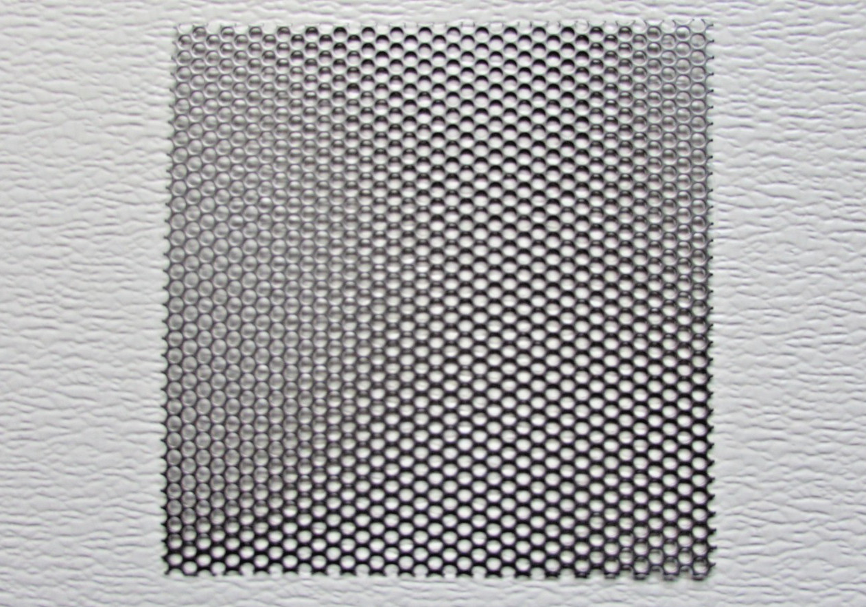 -5/32 HOLES -18 GAUGE 304 STAINLESS PERFORATED SHEET- 6″ X 6″