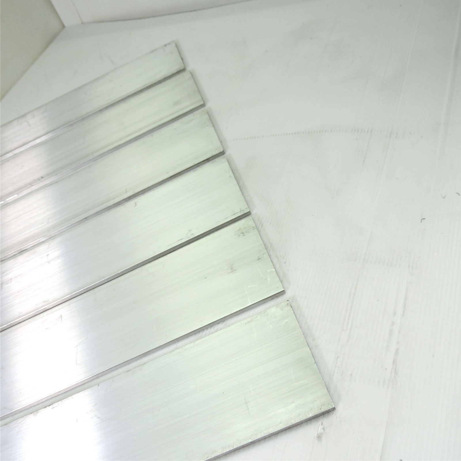 .625″ x 4″ Aluminum 6061 FLAT BAR 5.75″ Long new mill stock QTY 6 sku L322