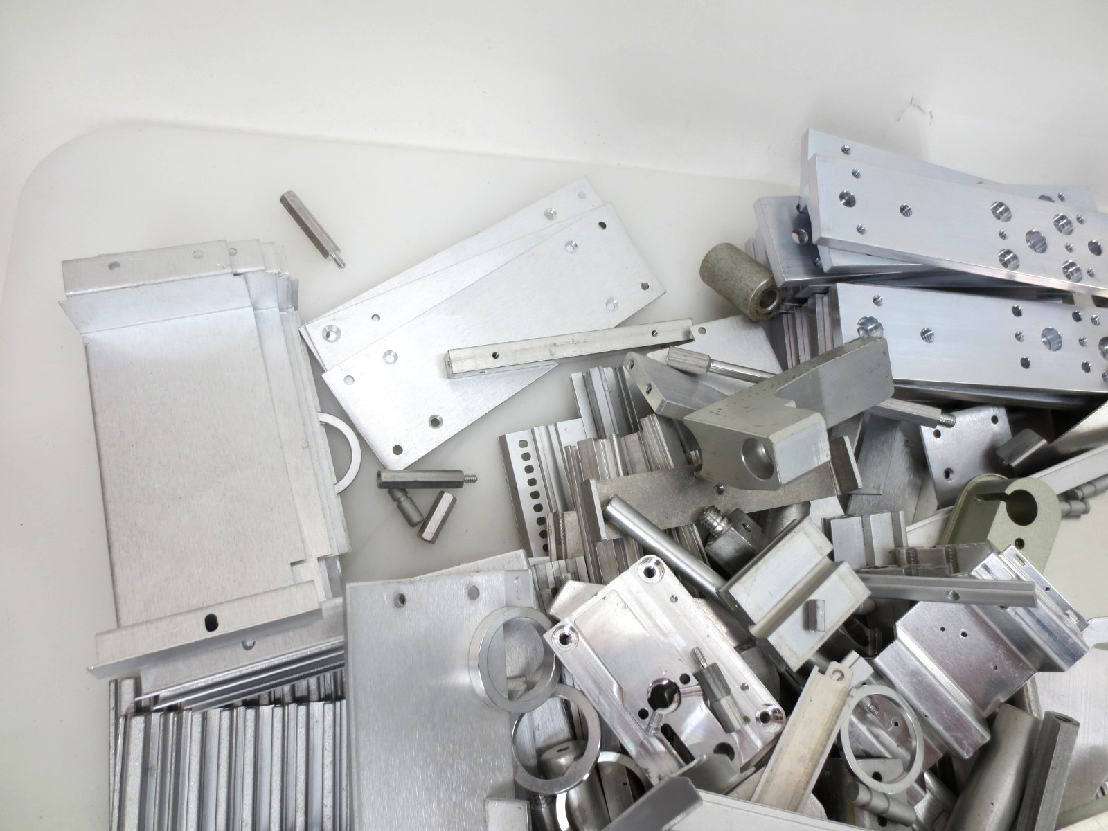 Scrap Aluminum Lot 18 Pounds Mixed Machined, Extruded For Arts Crafts Or Casting