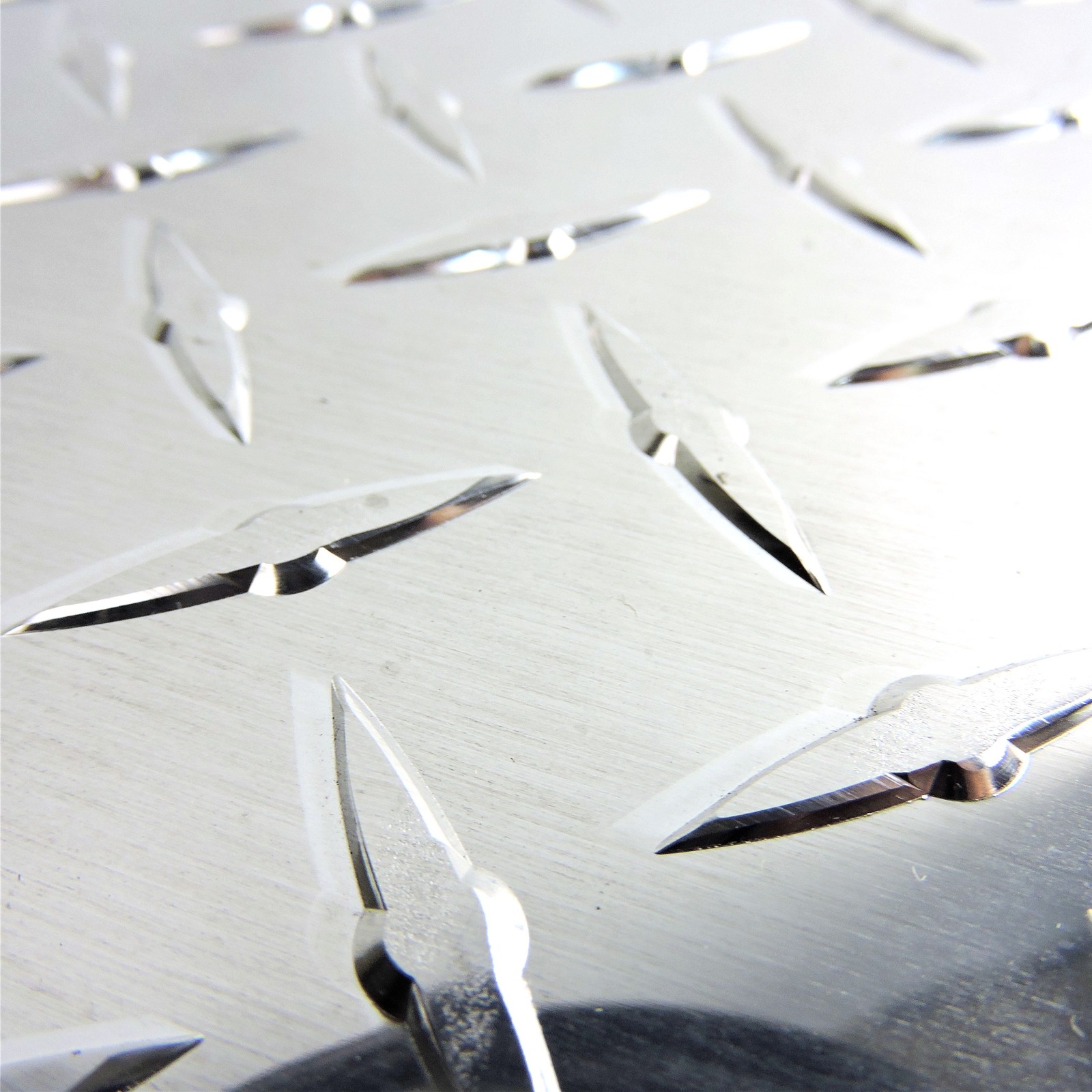 .1875″ thick Diamond PLATE Aluminum 4.625″ x 19.875″ Long QTY 12 sku206589