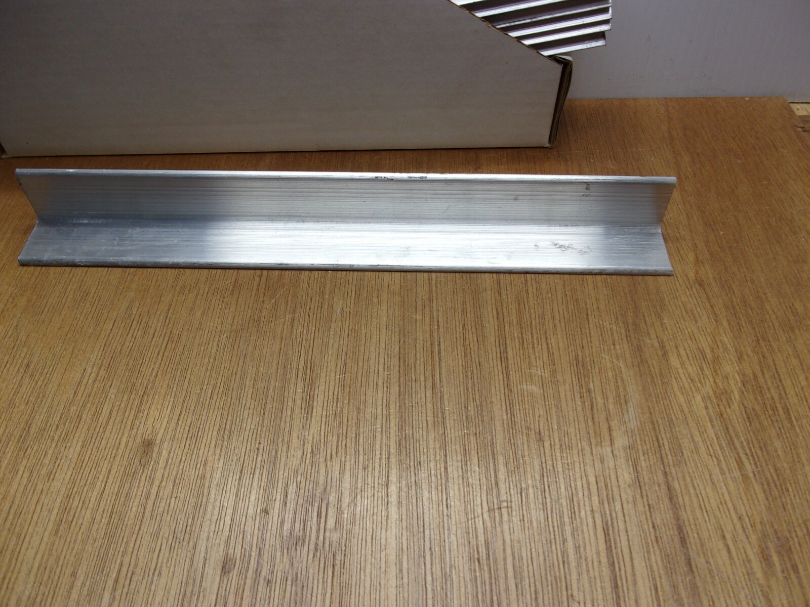1-1/4″ Leg X 1/8″ X 12″ 6061 Aluminum Angle Stock