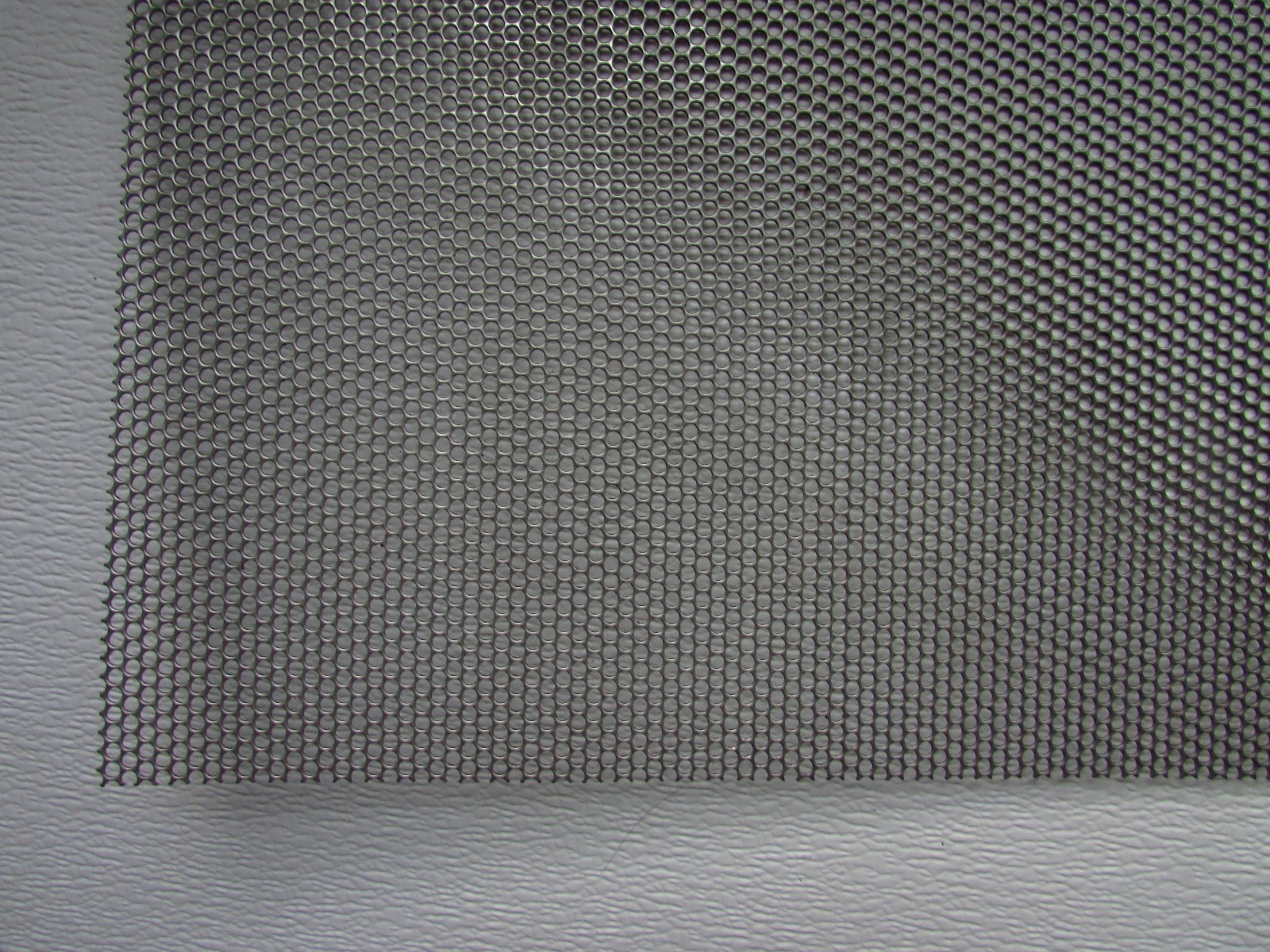 -5/32 HOLES -18 GAUGE 304 STAINLESS PERFORATED SHEET—12″ x 24″